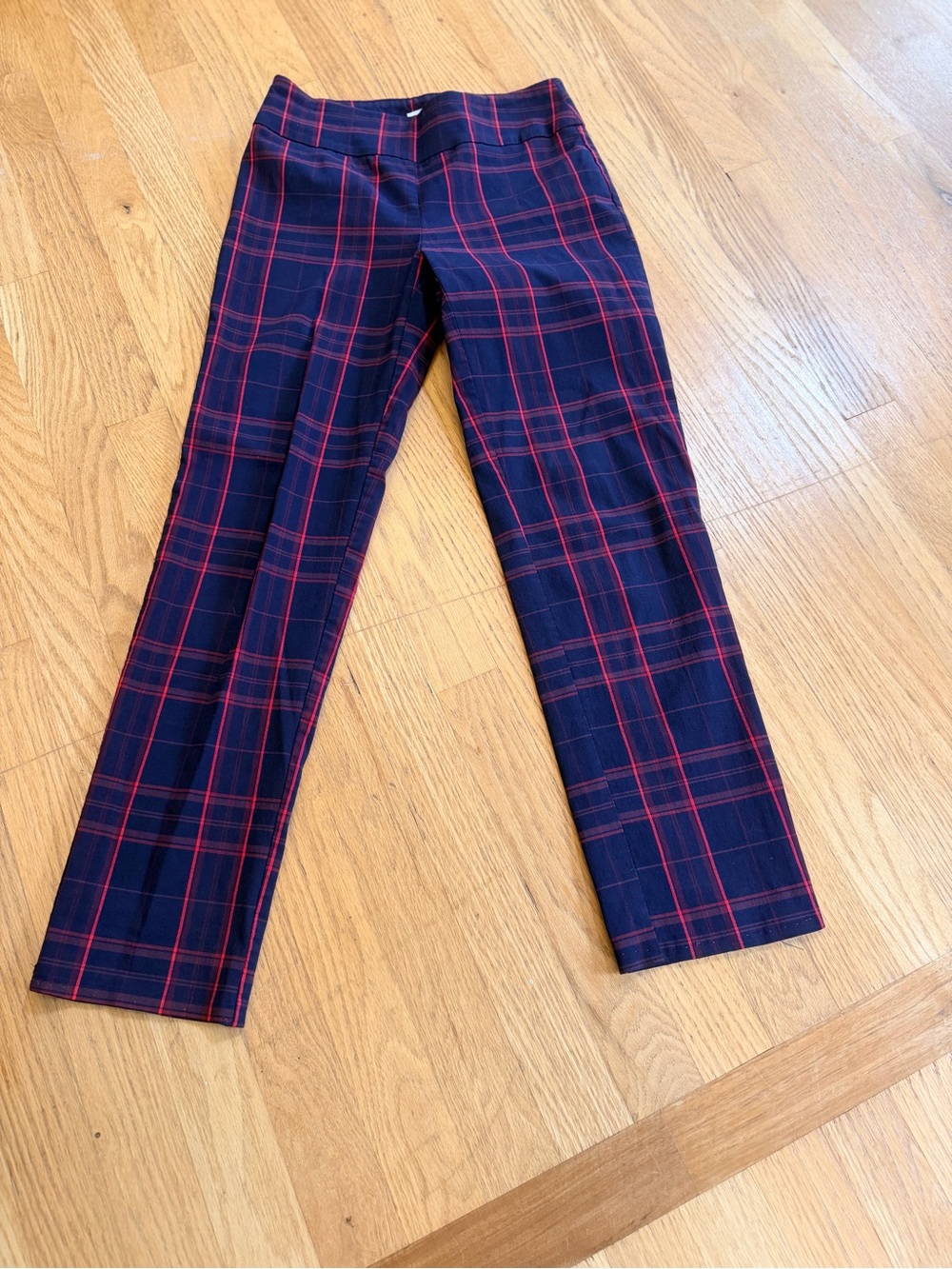 Ladies Size 4P "new directions" Navy & Red Plaid Straight-Leg Pants GUC